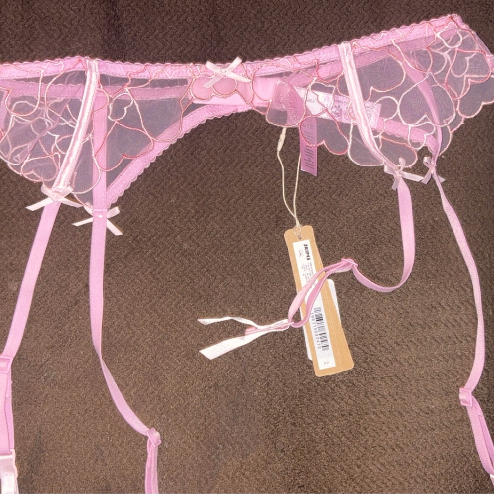 SKIMS Pink Lace Garter Belt heart tulle